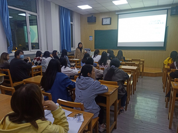 韦德1946APP官网心理健康辅导站及心理委员大会成功召开